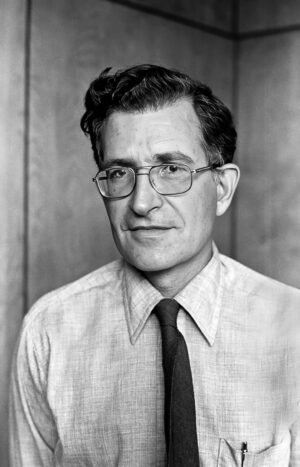 Noam Chomsky (1970)